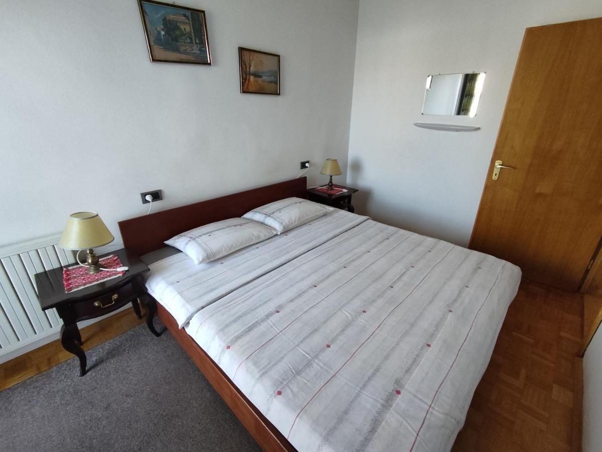 Apartments Samec 伊佐拉 外观 照片