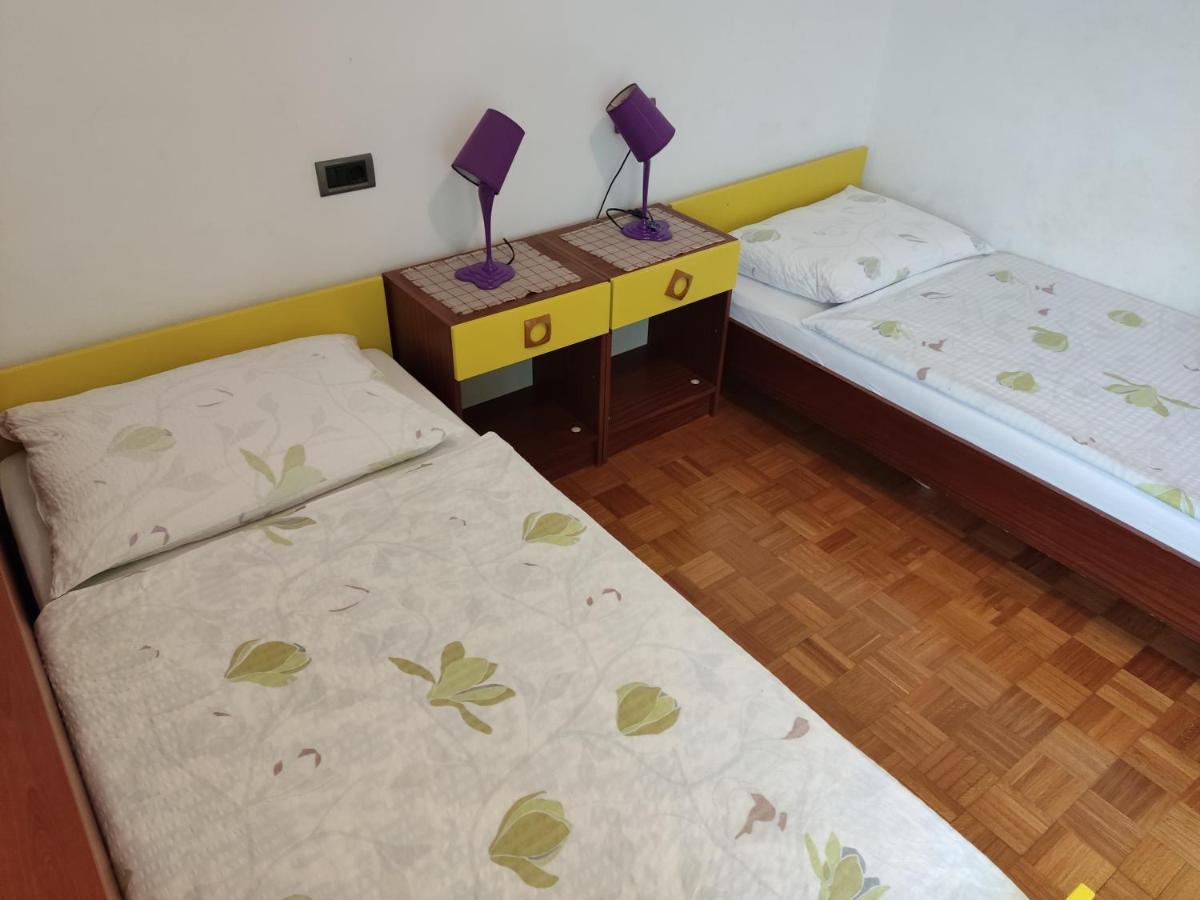 Apartments Samec 伊佐拉 外观 照片