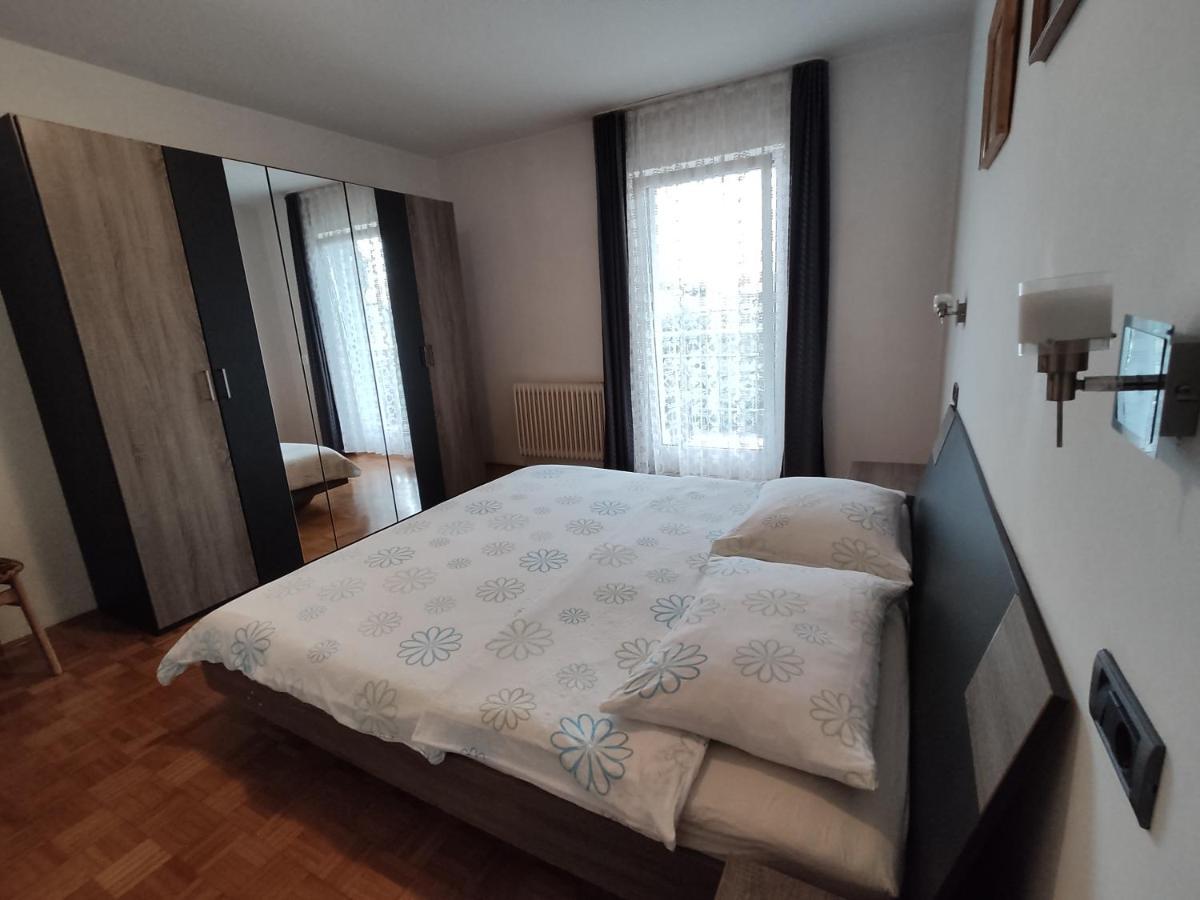 Apartments Samec 伊佐拉 外观 照片
