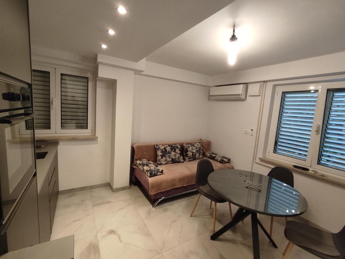 Apartments Samec 伊佐拉 外观 照片