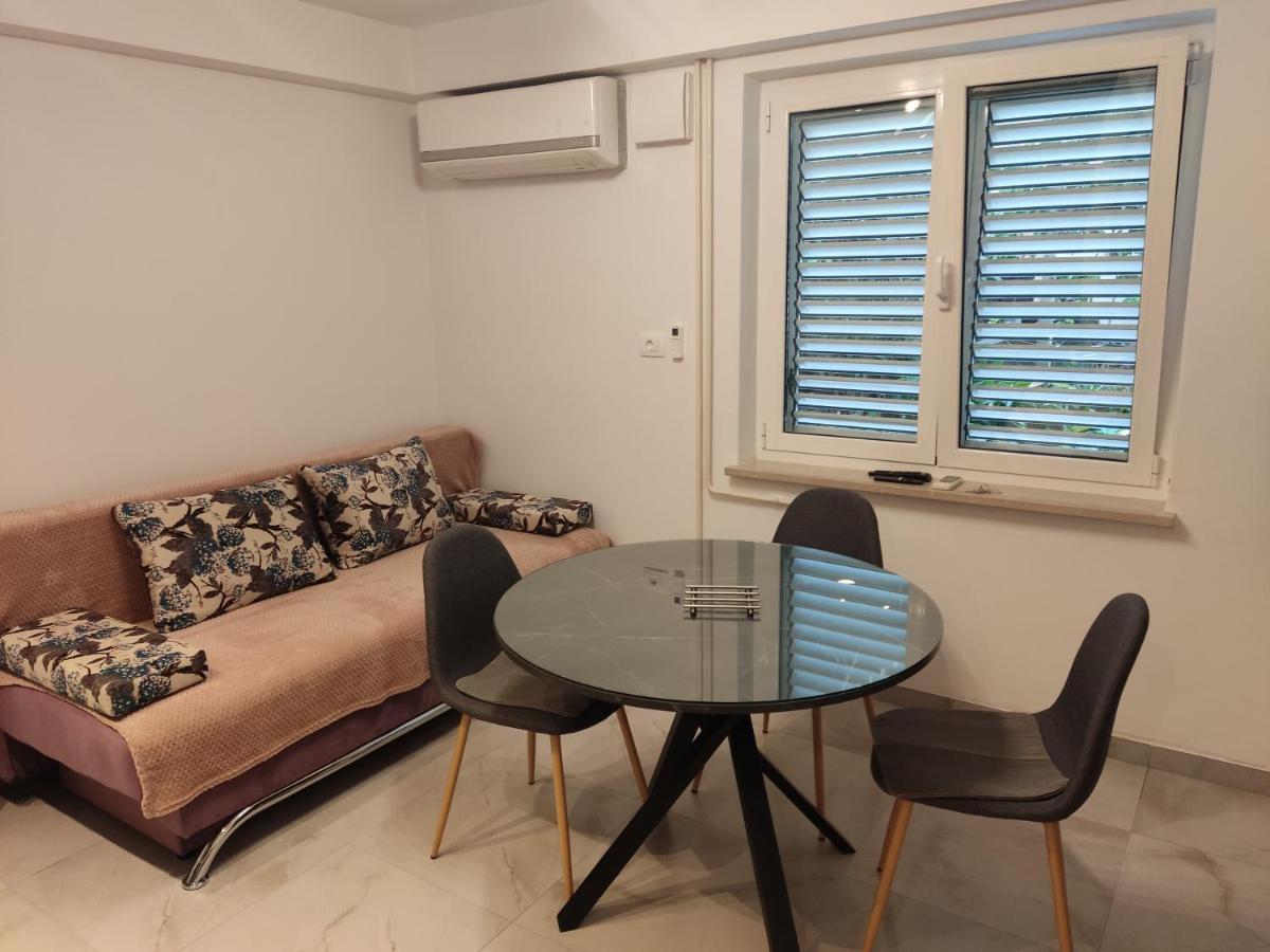 Apartments Samec 伊佐拉 外观 照片