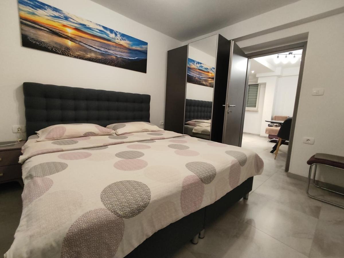 Apartments Samec 伊佐拉 外观 照片